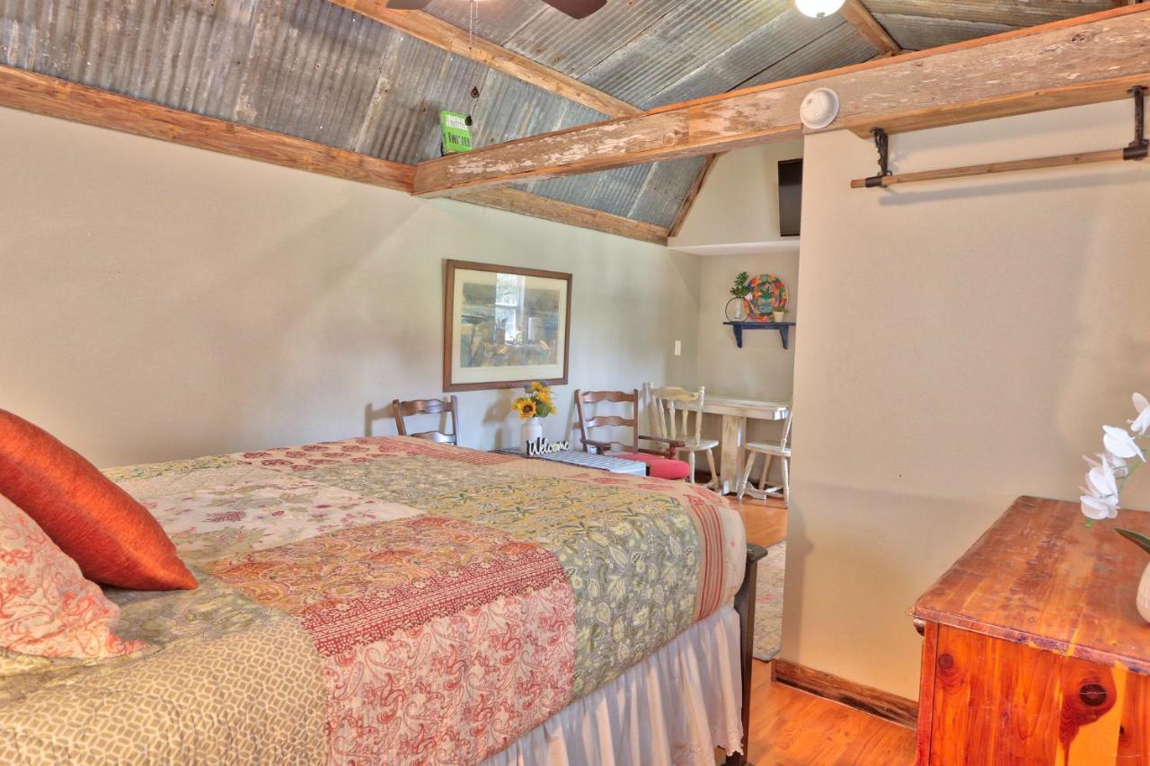 Sunflower Ridge Bungalow Wimberley Εξωτερικό φωτογραφία